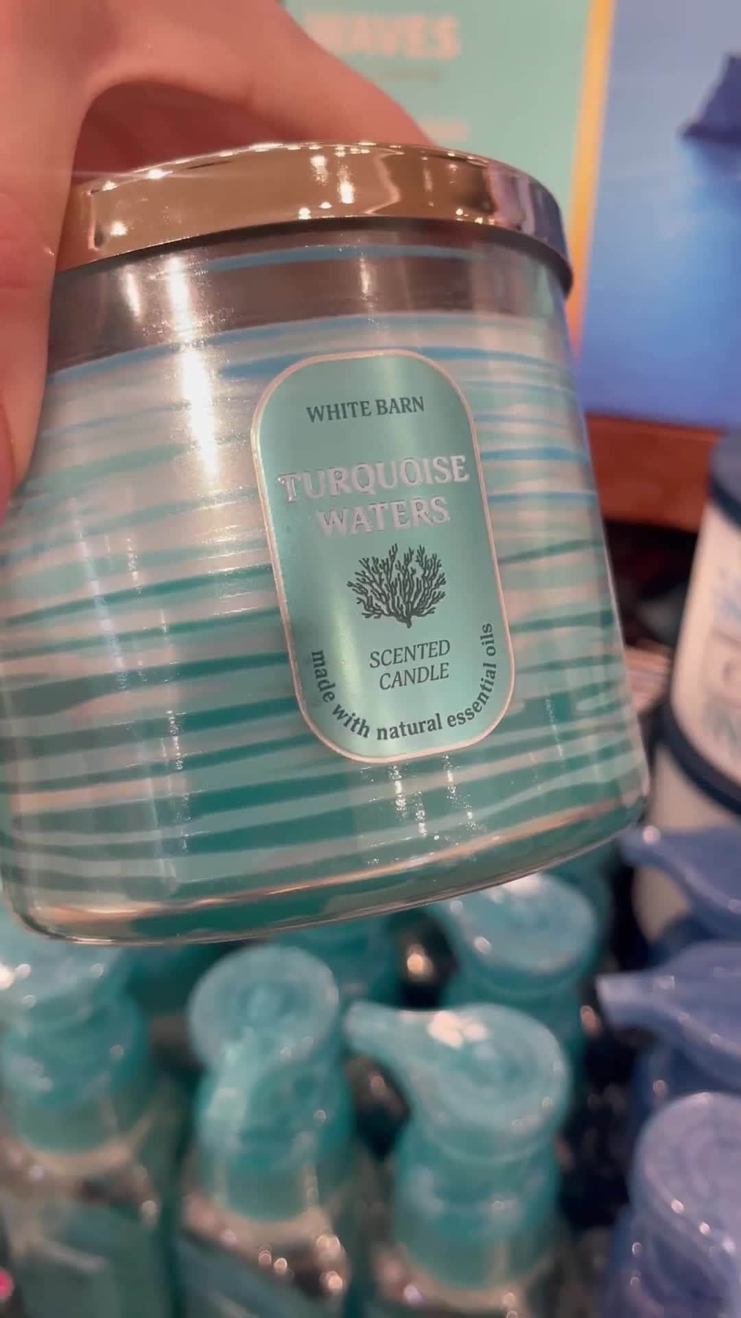 Bath & Body Worksのインスタグラム：「NOW BOARDING: Your perfect Mediterranean getaway is just 3-Wicks away with 🆕 drops that turn any room into a seaside escape!​  Comment the one you're experiencing first 👇, then head to Stories for even more NEW fragrances!​  🌊 Ocean Driftwood ​ 🌅 NEW Bronzed Sunset ​ 🏝 NEW Salted Grapefruit Shore ​ 🍃 Warm Ocean Breeze ​ 💧 Turquoise Waters」
