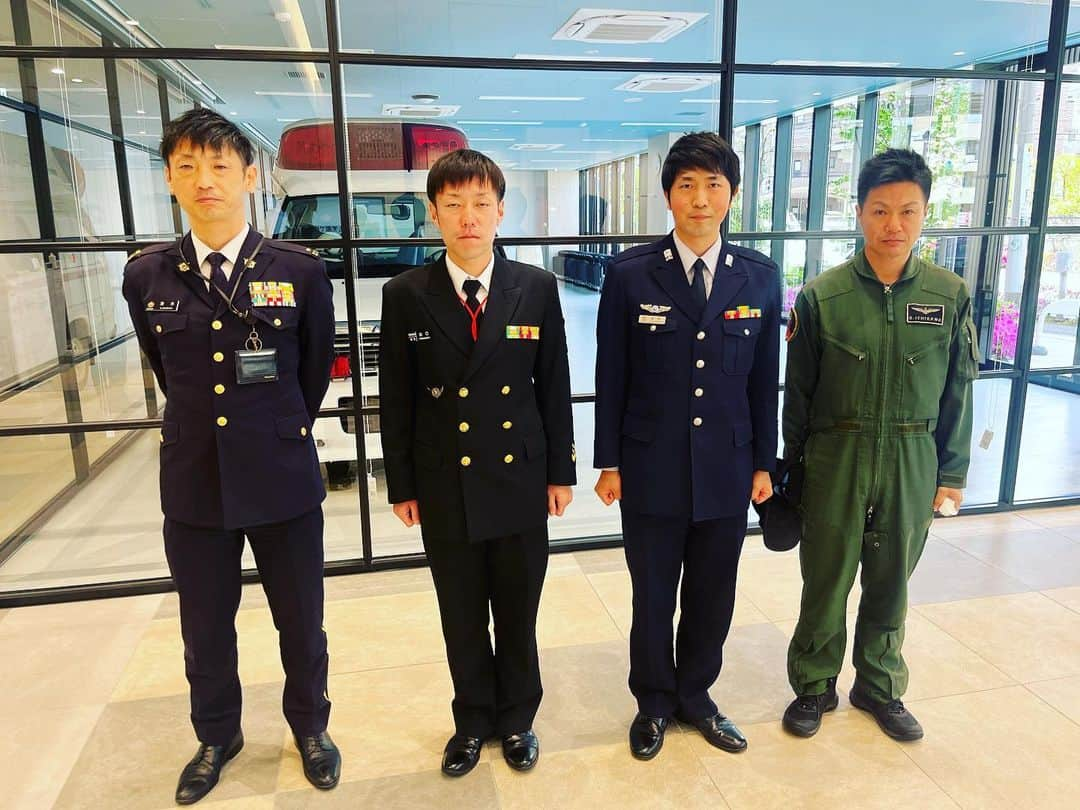 東京医薬専門学校さんのインスタグラム写真 - (東京医薬専門学校Instagram)「自衛隊の方がご来校くださいました！ 自衛隊の中には救急救命士の資格を活かせる衛生という部隊があるんですね🚑  #自衛隊 #東京医薬 #東京医薬看護専門学校  #専門学校 #救急救命士 #テッパチ #やすこ」4月17日 14時39分 - tokyo_iyaku