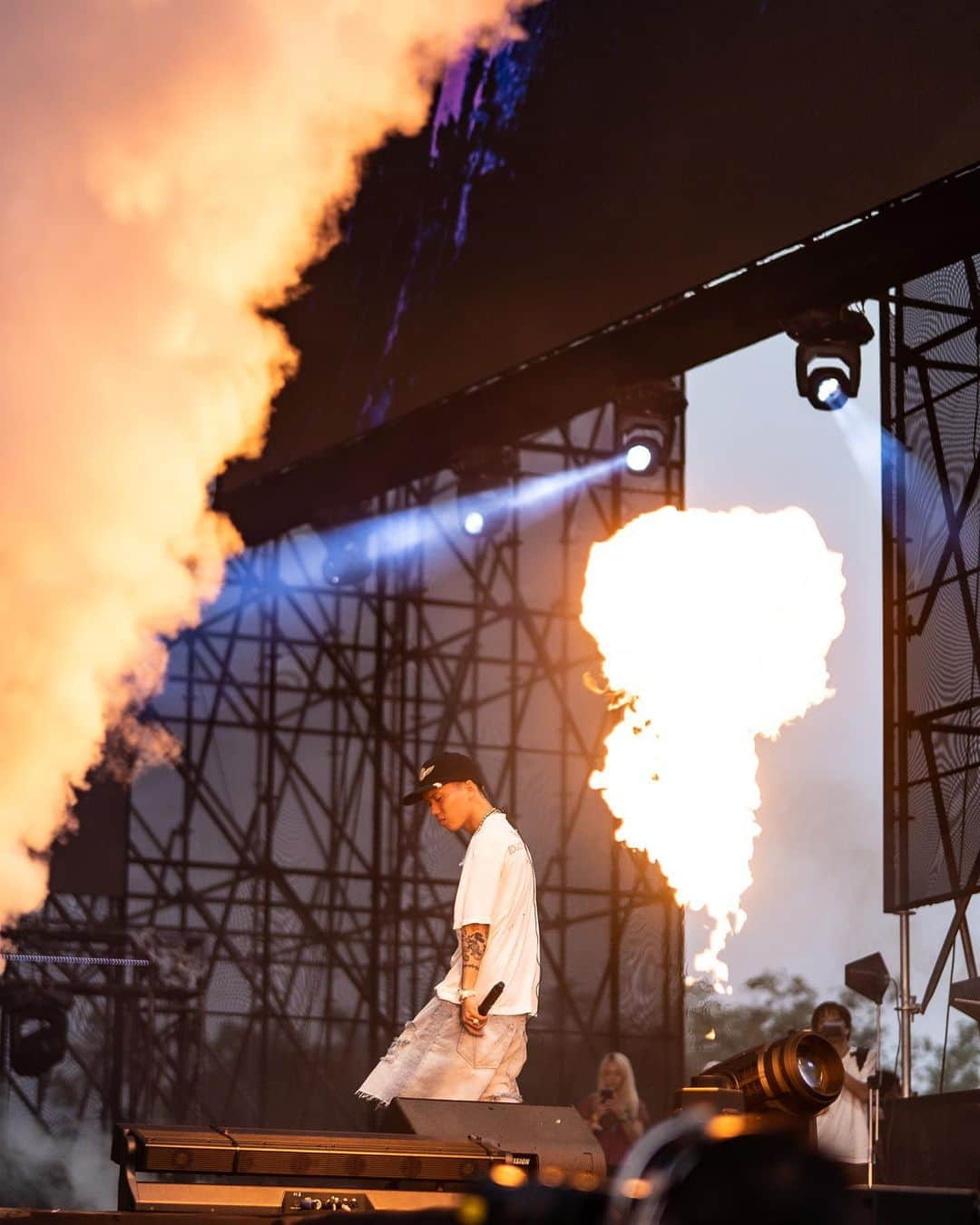 AKLOさんのインスタグラム写真 - (AKLOInstagram)「Rolling Loud Thailand ☀️ @sorry_wavy ‘s show was 🔥🔥🔥🔥🔥 Thank you for letting me be part of it!!   📷: @uran_sakaguchi」4月17日 14時40分 - aklovision