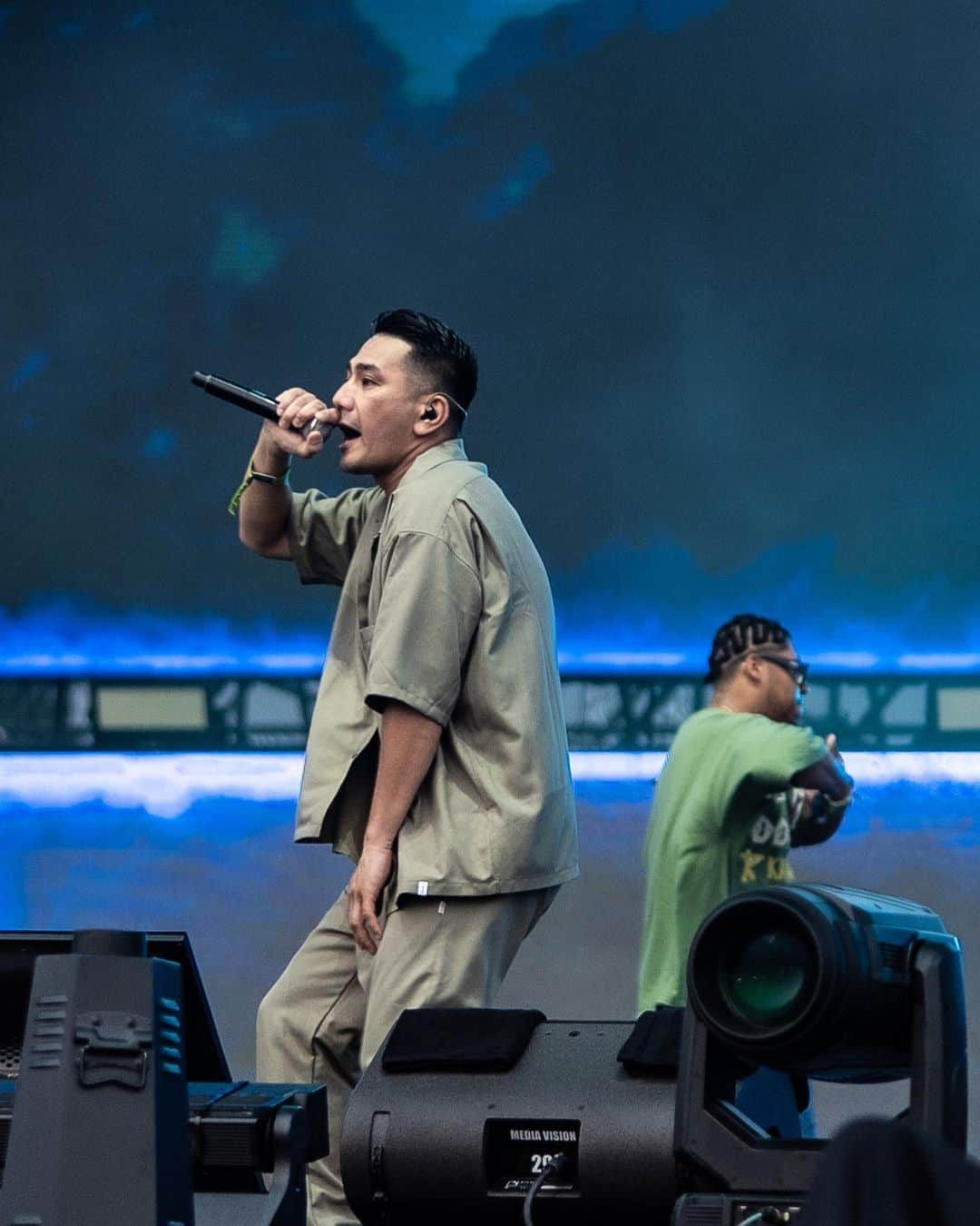 AKLOさんのインスタグラム写真 - (AKLOInstagram)「Rolling Loud Thailand ☀️ @sorry_wavy ‘s show was 🔥🔥🔥🔥🔥 Thank you for letting me be part of it!!   📷: @uran_sakaguchi」4月17日 14時40分 - aklovision