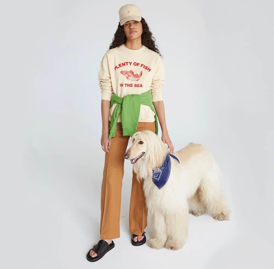 ローズアンナのインスタグラム：「COOL SWEATSHIRTS ☀️ Adorned with exclusive prints designed by the Roseanna studio, discover our summer collection of organic cotton t-shirts and sweaters.  COOL SWEATSHIRTS ☀️  Parés de print exclusifs dessinés par le studio Roseanna, découvrez notre collection estivale de t-shirts et sweats en coton bio.  #roseannaofficiel #sweatshirts #print」