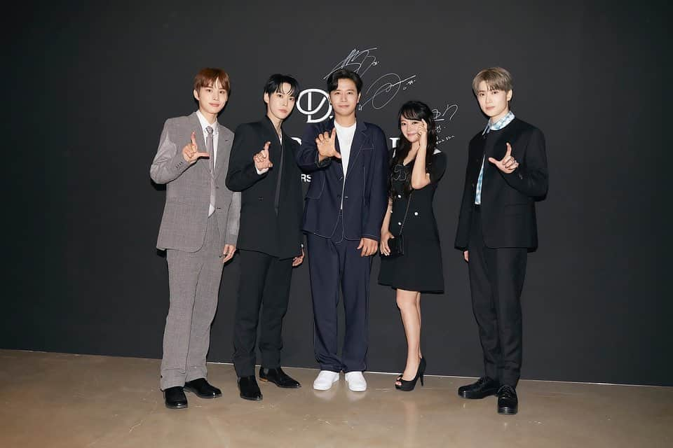 SMエンターテインメントさんのインスタグラム写真 - (SMエンターテインメントInstagram)「✨🖤DOJAEJUNG 'Perfume' Launch Day🖤✨  #NCT_DOJAEJUNG #DOJAEJUNG #NCT #MAXCHANGMIN #TVXQ! #TAEYEON #GirlsGeneration #SEULGI #YERI #RedVelvet #TAEIL #JOHNNY #TAEYONG #NCT127 #김소현 #손준호 #Perfume #DOJAEJUNG_Perfume #DOJAEJUNG_Perfume_LaunchDay #DOJAEJUNG_LaunchDay」4月17日 15時25分 - smtown