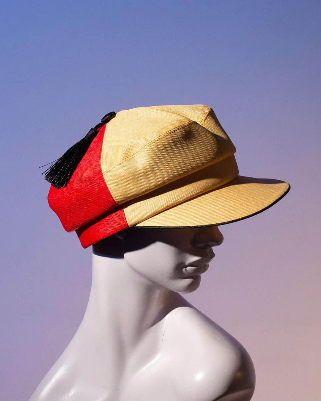 スティーブンジョーンズのインスタグラム：「Spring hat from ‘El Morocco’ collection. Zerbe, a quartered cap in straw with tassel.」