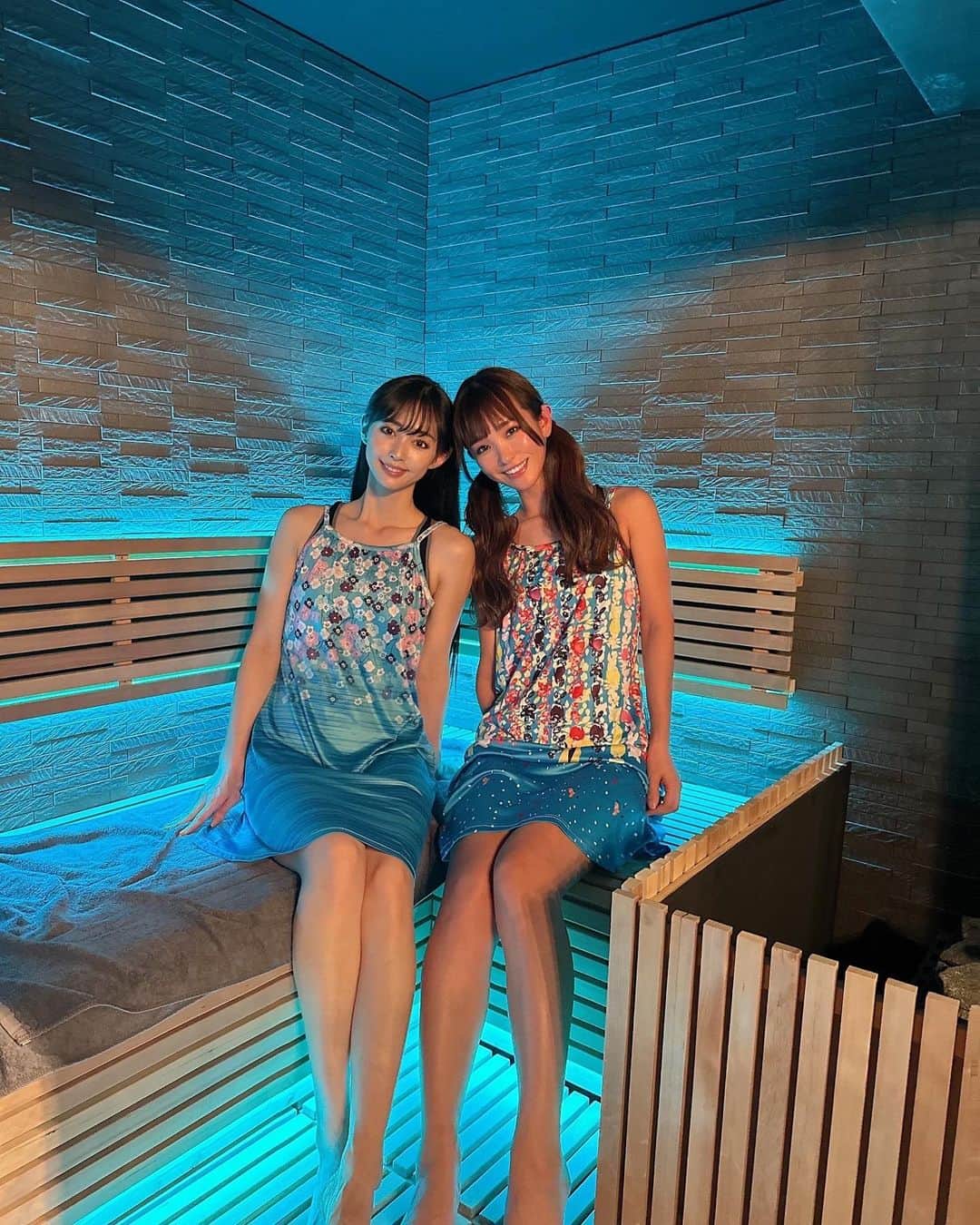 のインスタグラム：「さくちゃんとお仕事終わりに🧖‍♀️  ワンピースあったから着てみたら体隠れて安心感凄かった🫶  またいこーね😆❤️‍🔥  #サウナ #サウナ女子 #サ活 #サウナイキタイ」