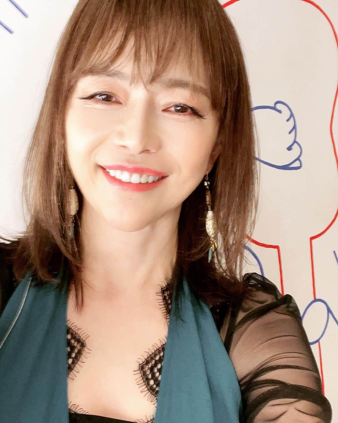 のインスタグラム：「先日、番組の収録をしました✨  髪の色を変えて、心機一転です⸜( ´ ꒳ ` )⸝♡︎」