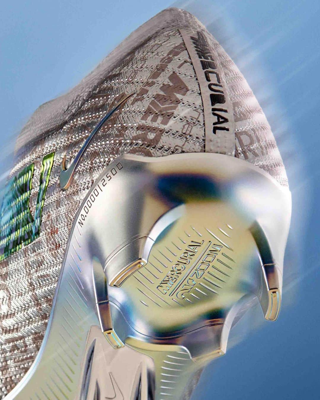 ナイキフットボールさんのインスタグラム写真 - (ナイキフットボールInstagram)「Zoom Mercurial ‘Disruption’ celebrates 25 years of catching silverware. Out now in limited numbers. 🦅💨🏆 #nikefc」4月17日 16時00分 - nikefootball