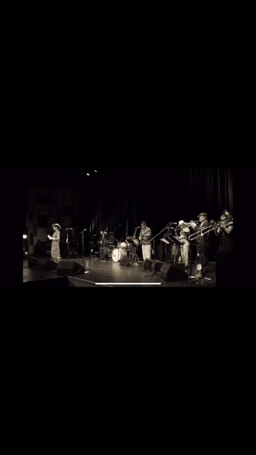akikoのインスタグラム：「4/22のRecord Store Dayに、Rockin’ Jivin’ Swingin’の中からCome On-A My Houseをシングルカットした7インチがリリースされます。 https://recordstoreday.jp/item/pmka1007/  今年はRJS10周年ということもあり、これまでのライブからアーカイブをいくつか期間限定でYouTube にアップしていきます。 まずは先日のイベントから、Tokyo Boogie Woogieをアップしました。不定期でアップしていきますので、是非チャンネル登録してお楽しみください。 https://youtu.be/kPQr_TX0xIQ」