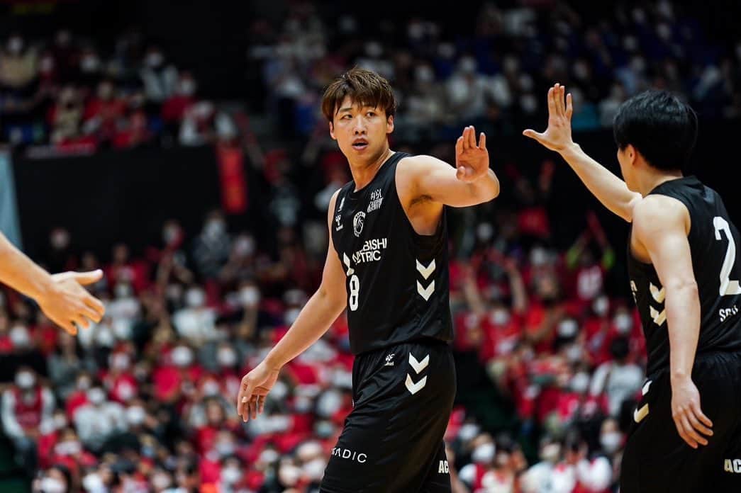 張本天傑のインスタグラム：「🥷🥷🥷」