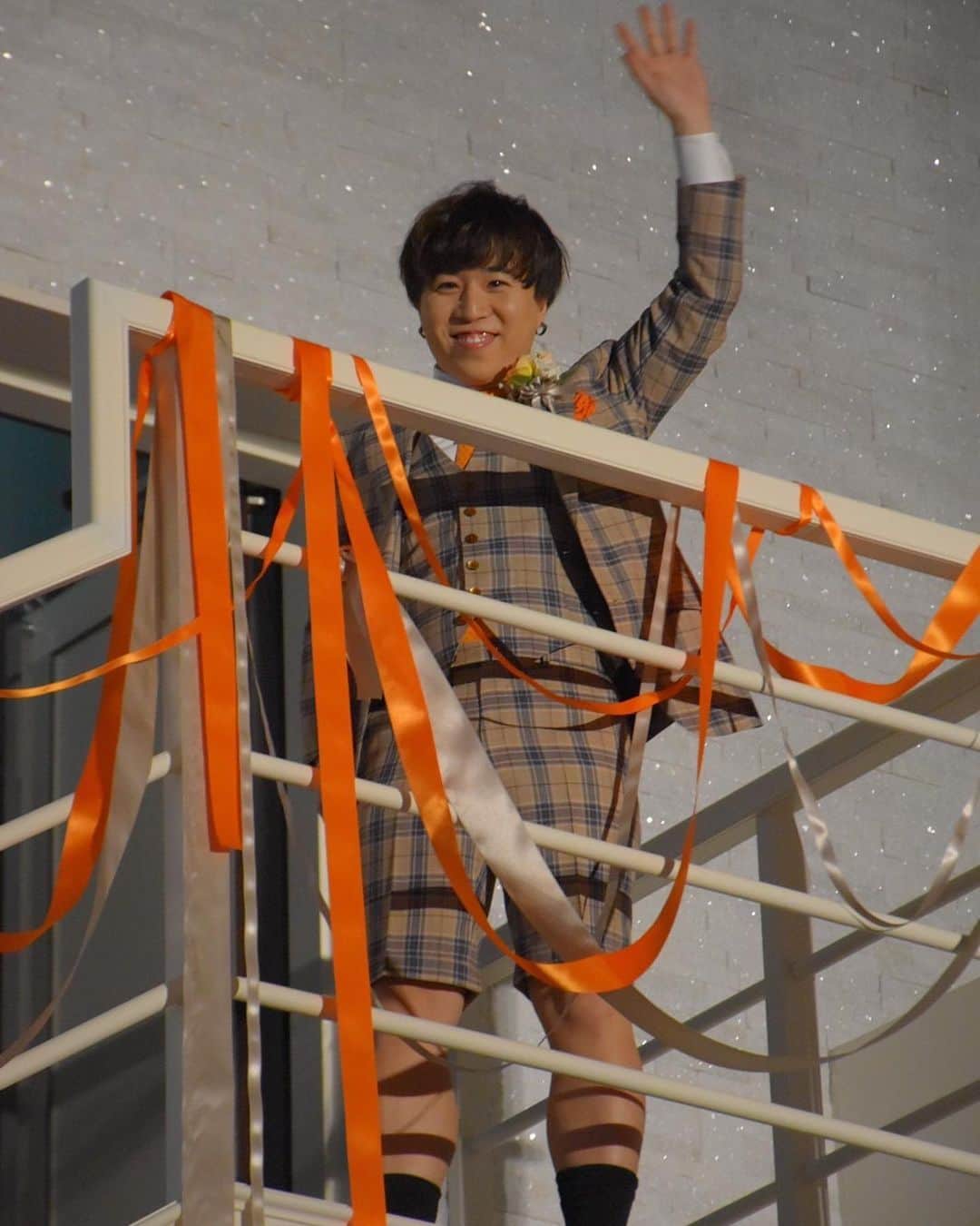 ひろとさんのインスタグラム写真 - (ひろとInstagram)「ストーリーで知ってくれた方も多いと思いますが、結婚式上げました！！🔥 クリエイターもたくさん来てくれて感激過ぎました😭 手紙を読んでくれたはんくんや、挨拶をしてくれた藤川さん、2次会で乾杯をしてくれたジュキヤとJP、歌を歌ってくれた北村。マネージャーのまさみんや裏方のとーるが受付をやってくれたり、人生でこんなに、幸せなことはないってぐらいでした！！ なにより奥さんの夢を叶えることができて、本当に良かった！！ これからもみんな末永くよろしくお願いします！！🔥🔥🔥」4月17日 16時31分 - esp.hiro