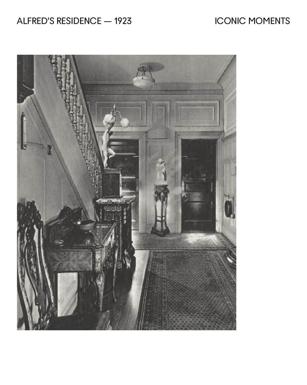 ダンヒルさんのインスタグラム写真 - (ダンヒルInstagram)「House founder Alfred Dunhill’s home in Hampstead Heath, pictured in 1923.  He was a futurist - with a unique ability to stay ahead of the curve. Alfred developed a global presence through a commitment to creativity and service, carefully crafting products to represent the very pinnacle of luxury.  His pioneering and innovative spirit is carried through dunhill today.  #dunhillICONICMOMENTS」4月17日 16時55分 - dunhill