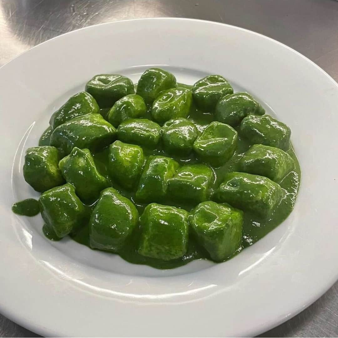 The Horseのインスタグラム：「Gnocchi for dinner at Cafe Cecilia.⁠ Get your greens from our newest collection, with best selling Forest Green. ⁠ ⁠ @cafececilialondon⁠」