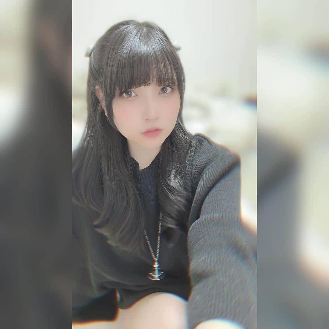 あまつ様のインスタグラム：「🍻 ⁡ ⁡ デッカいコーン茶ハイ4杯飲んだ酔っぱらい様のセルフィー ⁡ ⁡ #あまつまりな #あまつ様 #セルフィー #私服」