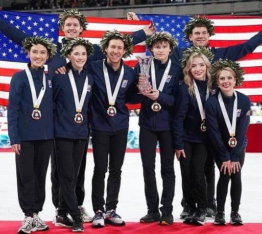 エヴァン・ベイツのインスタグラム：「Absolutely love the camaraderie of World Team Trophy! What a great way to cap off the season.  Thanks to @skatingjapan for hosting and @tvasahi.figure for putting this great event together!   #wttfigure #teamusa #skating #japan #chockbates」