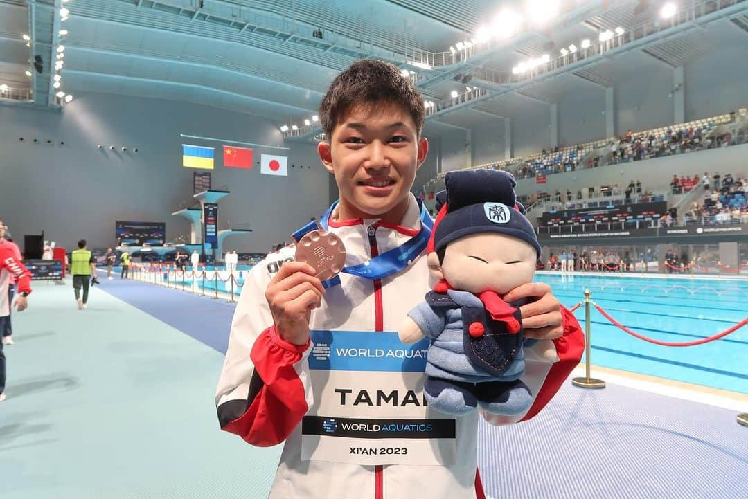 玉井陸斗のインスタグラム：「ワールドカップ初戦銅メダル🥉を獲得することが出来ました。5月にはカナダ🇨🇦で2戦目、8月にはドイツ🇩🇪で3戦目があります。気を抜かず更にいい演技を目指して頑張ります。応援よろしくお願いします🙇‍♂️  先日行われた翼JAPANカップでは、無事に優勝することができ福岡世界選手権、アジア大会の代表権を獲得することが出来ました。   #diving  #worldcup   #翼japan   #福岡世界選手権  #アジア大会」