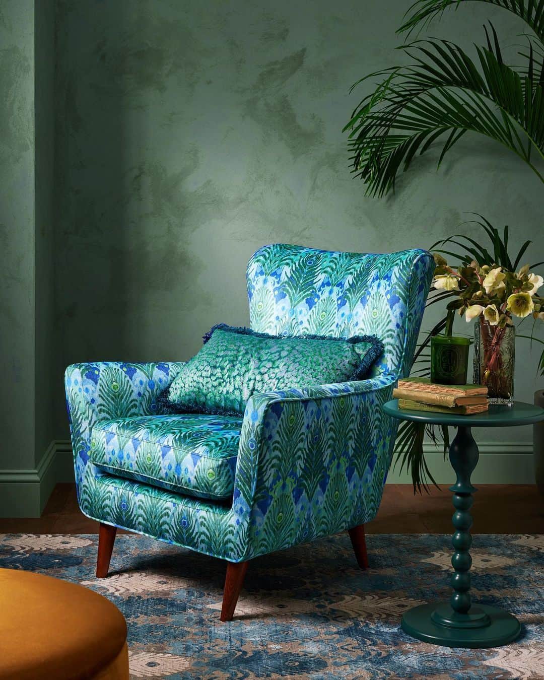 マシューウィリアムソンさんのインスタグラム写真 - (マシューウィリアムソンInstagram)「NEW WORK   Peacock rug and upholstered armchair for @johnlewis」4月17日 17時55分 - matthewwilliamson