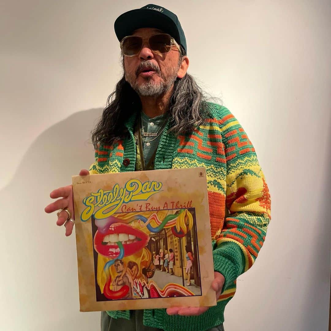 のインスタグラム：「#今日の1枚 #steelydan  #cantbuyathrill  #今日のコーデネイト #cap#tenderloin  #eyeglasses #白山眼鏡#thestylistjapan  #cowichansweater #junyawatanabeman  #henrynecktshirt #rrl #souvenirvest #tenderloin  #mechanicpants #jantiques  #sneakers #nike #dunklow  #mensfashion #vinylcollection   ４月１７日！ ２０時‼︎ YouTube第２３弾❗️ 配信‼️」