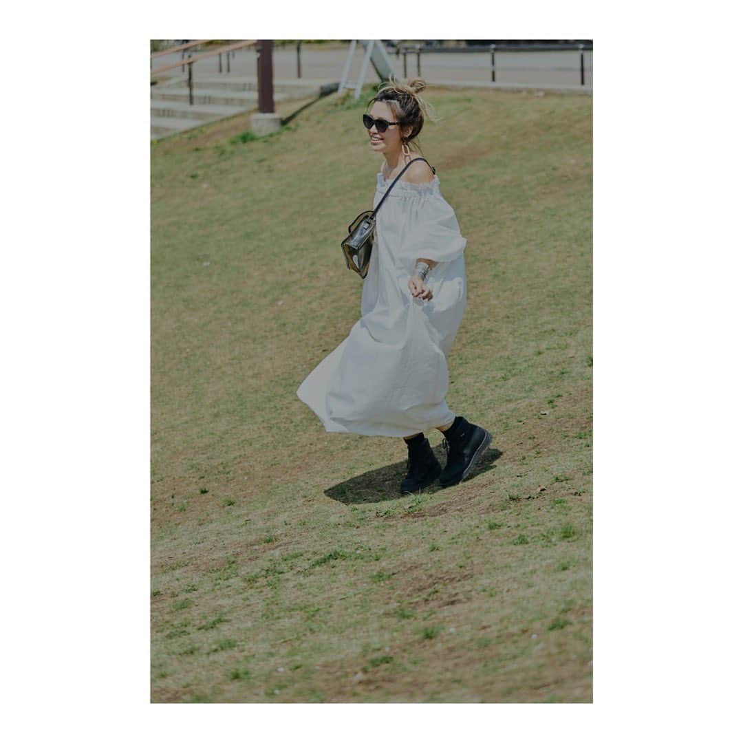藤田敦子さんのインスタグラム写真 - (藤田敦子Instagram)「ㅤ @meisme_design とのドレス。 多分1番自分が着たいシチュエーションでの 撮影がこの時だった。笑  @rainbowdiscoclub はおそらくこの格好でいますので 見かけたら声かけてください。笑  @aki_nine がすごく好きと言ってくれた2枚めの写真。 あきちゃんとRDCに行きたかったなあ😭  19日（水）の23:59でオーダー締め切ります👍 今年のみなさんのお出かけにぜひ連れて行ってね。  #meisme_design」4月18日 9時10分 - blenda0305
