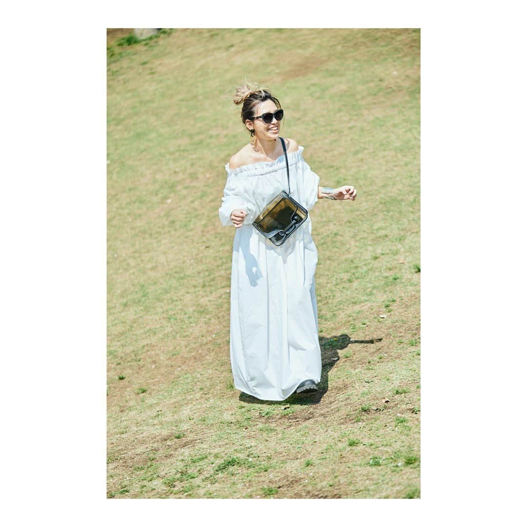 藤田敦子さんのインスタグラム写真 - (藤田敦子Instagram)「ㅤ @meisme_design とのドレス。 多分1番自分が着たいシチュエーションでの 撮影がこの時だった。笑  @rainbowdiscoclub はおそらくこの格好でいますので 見かけたら声かけてください。笑  @aki_nine がすごく好きと言ってくれた2枚めの写真。 あきちゃんとRDCに行きたかったなあ😭  19日（水）の23:59でオーダー締め切ります👍 今年のみなさんのお出かけにぜひ連れて行ってね。  #meisme_design」4月18日 9時10分 - blenda0305