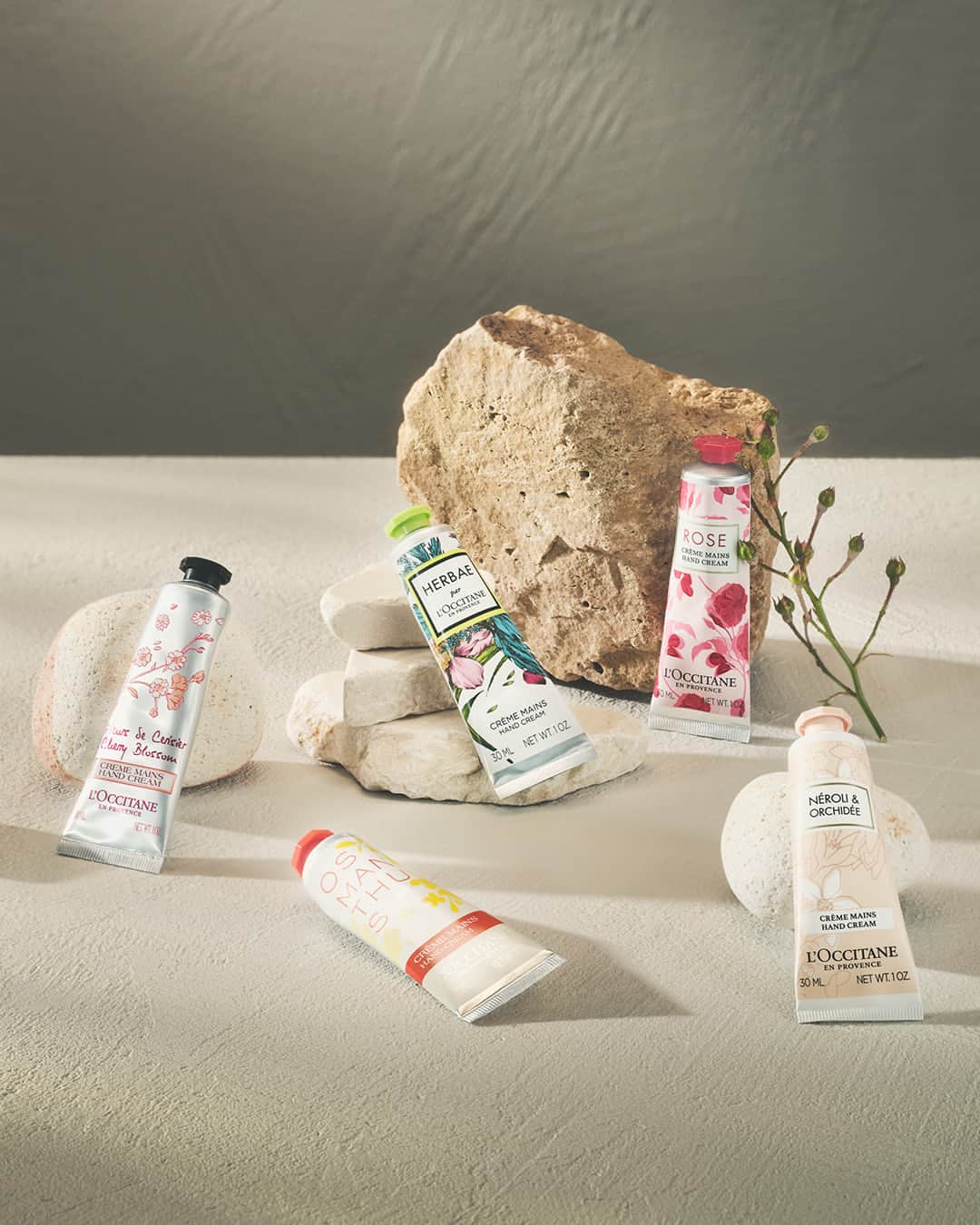 ロクシタンのインスタグラム：「Did you know? Our hand cream packagings are a nod to Provence’s artistic scene as they come in the shape of paint tubes. ⁣ ⁣ #HandCream #PackagingStory⁣」