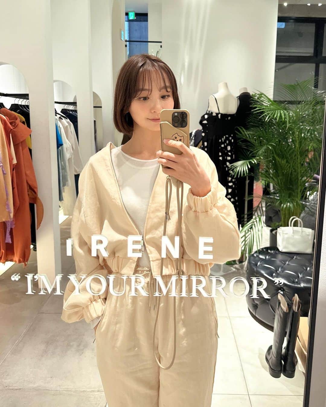 篠田麻里子のインスタグラム：「私服のセットアップ♡ @clane_official  楽で着心地最高😆  @_irene__official_  の展示会はもう秋物でした✨  デザインが個性的で好き♡  @ayumi__y  チラリ😛 #春服コーデ」
