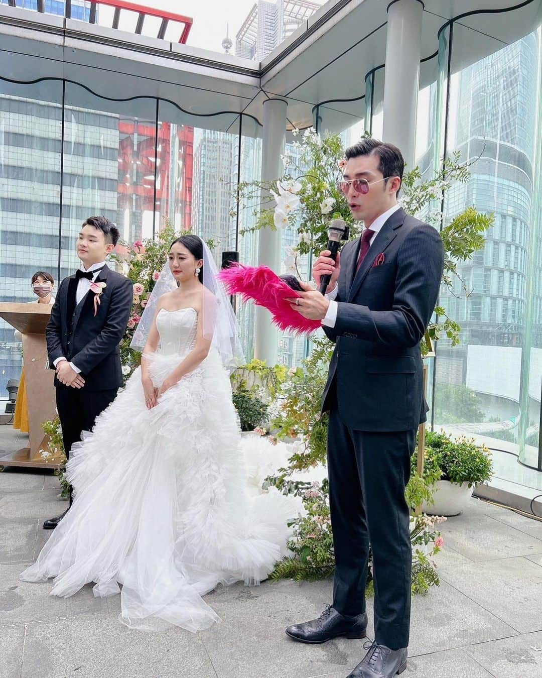 賀軍翔さんのインスタグラム写真 - (賀軍翔Instagram)「親愛的妹妹大喜之日🎉🎊🫶#happywedding #滿滿的祝福 #鐘馗嫁妹🤣#百年好合永結同心❤️ #感觸萬分#家有喜事 #765ltspider #rollsroyce #thankseveryone #20230415」4月17日 18時07分 - ho_mike