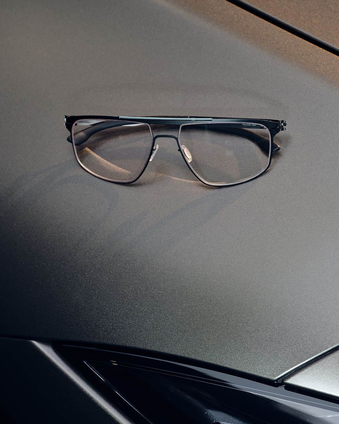 のインスタグラム：「The AMG 08 glasses are an absolute highlight of this collection and impress with their dynamic shape.  ic! berlin Glasses AMG08  #icberlin #icberlinofficial #eyewear #mercedesbenz #mercedesbenzamg #opticianlife #optician #optical #glasses #glassesfashion  @mercedesbenz  @mercedesamg」
