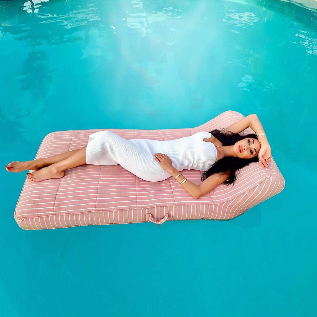 のインスタグラム：「Lost in Paradise 🌴」