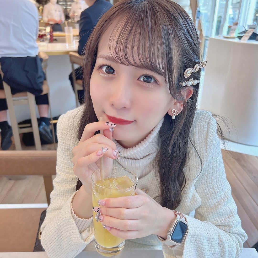 のインスタグラム：「フルーツだいすき！これはパイナップルジュース🍍   #DEK青山  #表参道  #カフェ」
