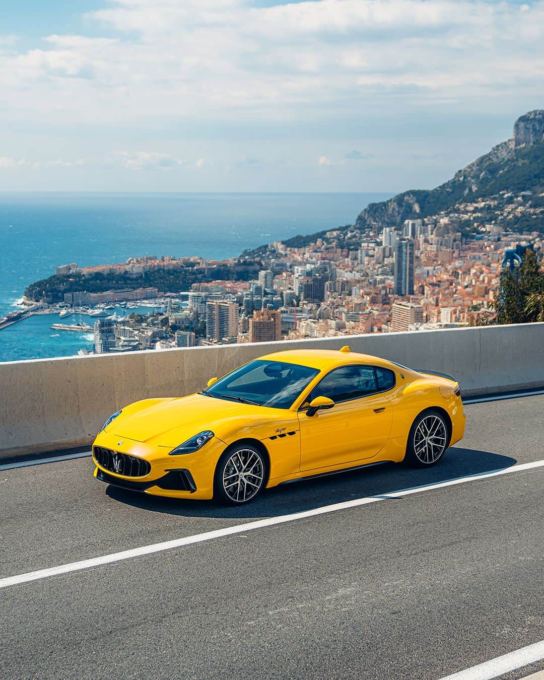 Maserati Japan | マセラティ ジャパンのインスタグラム：「言葉を失う光景。 #Maserati #MaseratiGranTurismo #マセラティ #グラントゥーリズモ」