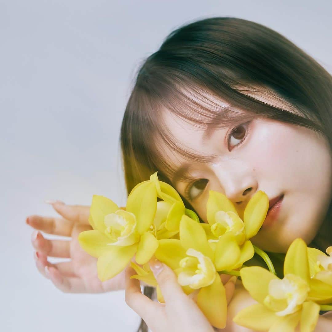 黒川さくらさんのインスタグラム写真 - (黒川さくらInstagram)「お花だいすき！ . . . . . . . . #被写体 #被写体モデル #ポートレート #ポートレート撮影 #ポートレートモデル #カメラ #ファインダー越しのわたしの世界 #girl #instagirl #lovers_nippon_portrait #fff  #team_jp_東 #portraitmodel #portrait #portraitphotography #model #lfl #diary_photo_jpn  #japanesegirl #worldofportraits #instagood」4月17日 18時34分 - amei_oooka.sakura