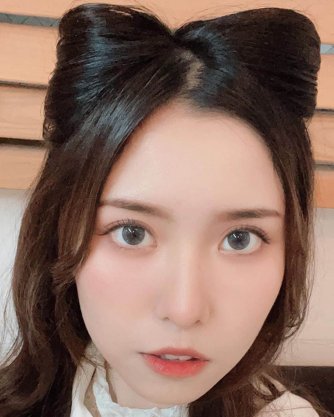春名風花のインスタグラム：「カメラアプリをULIKEからSNOWに乗り換えたらめっちゃ盛れた🌟  #自撮り #アプリ #猫耳」