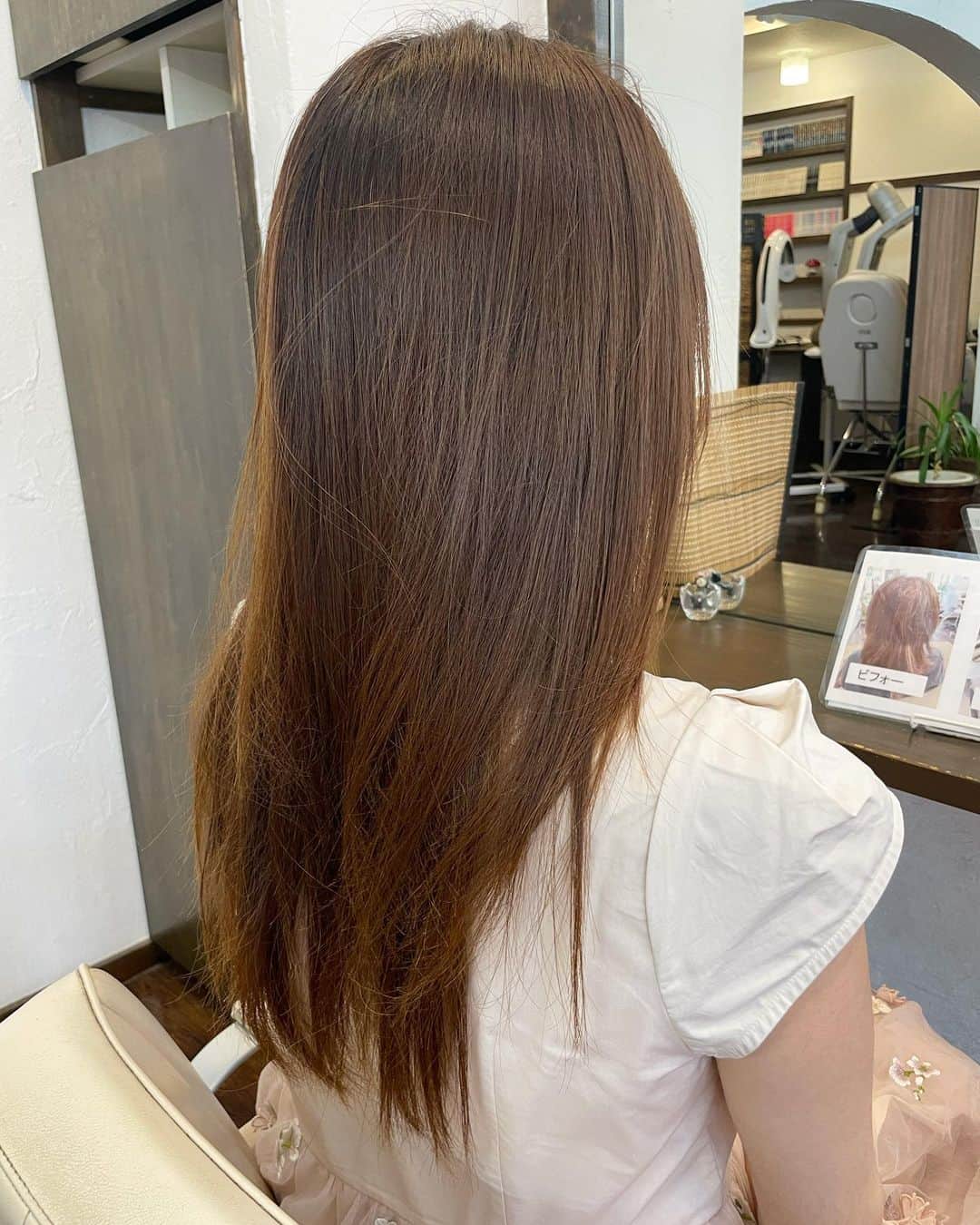 Miku Hirata 平田未来さんのインスタグラム写真 - (Miku Hirata 平田未来Instagram)「『アジアンリゾート癒しの楽園…』がコンセプトのトータルビューティーサロン🏖  Hair Resort Asia へ行ってきました💕  体験したのは、 ハリウッドトリートメント✨  LA発ビバリーヒルズのセレブに人気のトリートメントを、日本人の髪質、薬事法に合わせ開発！LAでは4万円ほどのメニューなんだそう！  繰り返したカラーリング、 年齢によるパサつき…など 当てはまることばかり🤣  居心地のよい リラックスした空間で トリートメント90 分体験しました✨  はじめに、シャンプー台で トリートメントをして  そのあと、温めます✨  ドライヤーで乾かしたら  そのあとは、ストレートアイロンで 完成✨  ココナッツテイストのおいしそうな香りがしました✨  1、2枚目が本日の完成バージョン💕  特におすすめなのは↓  💇‍♀️ヘアカラーによるダメージ（ブリーチ毛OK） 💇‍♀️年齢によるウネリやパサつき 💇‍♀️湿気による膨らみ  PR @asia_hollywoodtreatment #asiahollywood #hairresortasia  #埼玉サロン #浦和ヘアサロン #南浦和サロン #南浦和ヘアサロン #トリートメントサロン #髪質改善トリートメント #髪質改善ヘアサロン #髪質改善サロン #美髪トリートメント #ヘアリゾートアジア #髪質改善シャンプー」4月17日 18時44分 - miku.hirata