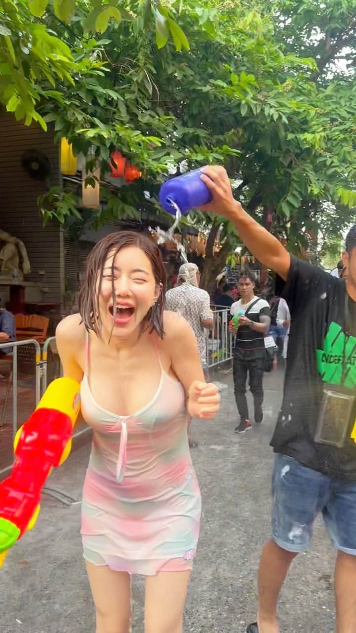 Dj Sodaのインスタグラム：「Happy #Songkran day!!🚿💕Best Songkran ever!」