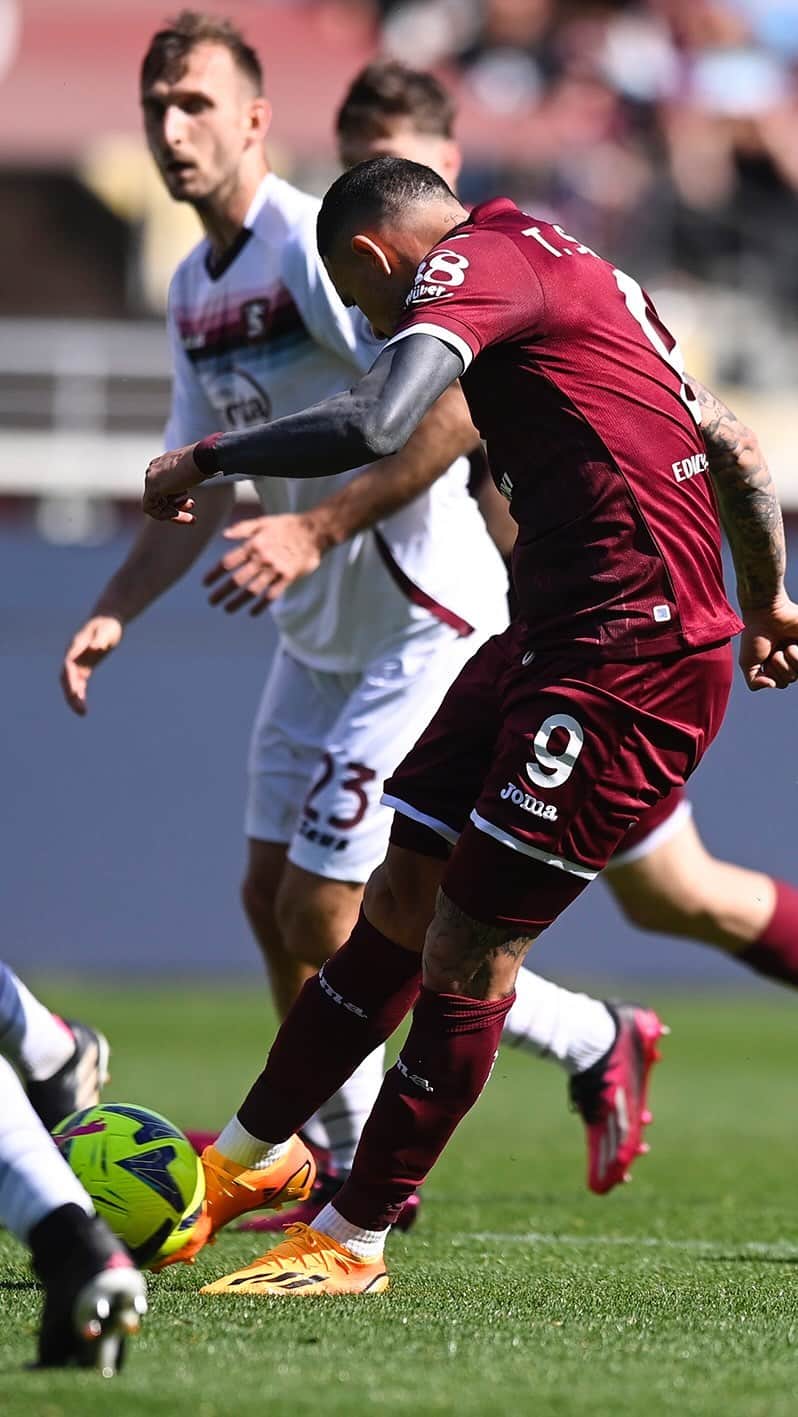 トリノFCのインスタグラム：「@miranchuk ➡️ @tsanabria9 ⚽  #SFT | #TorinoSalernitana」