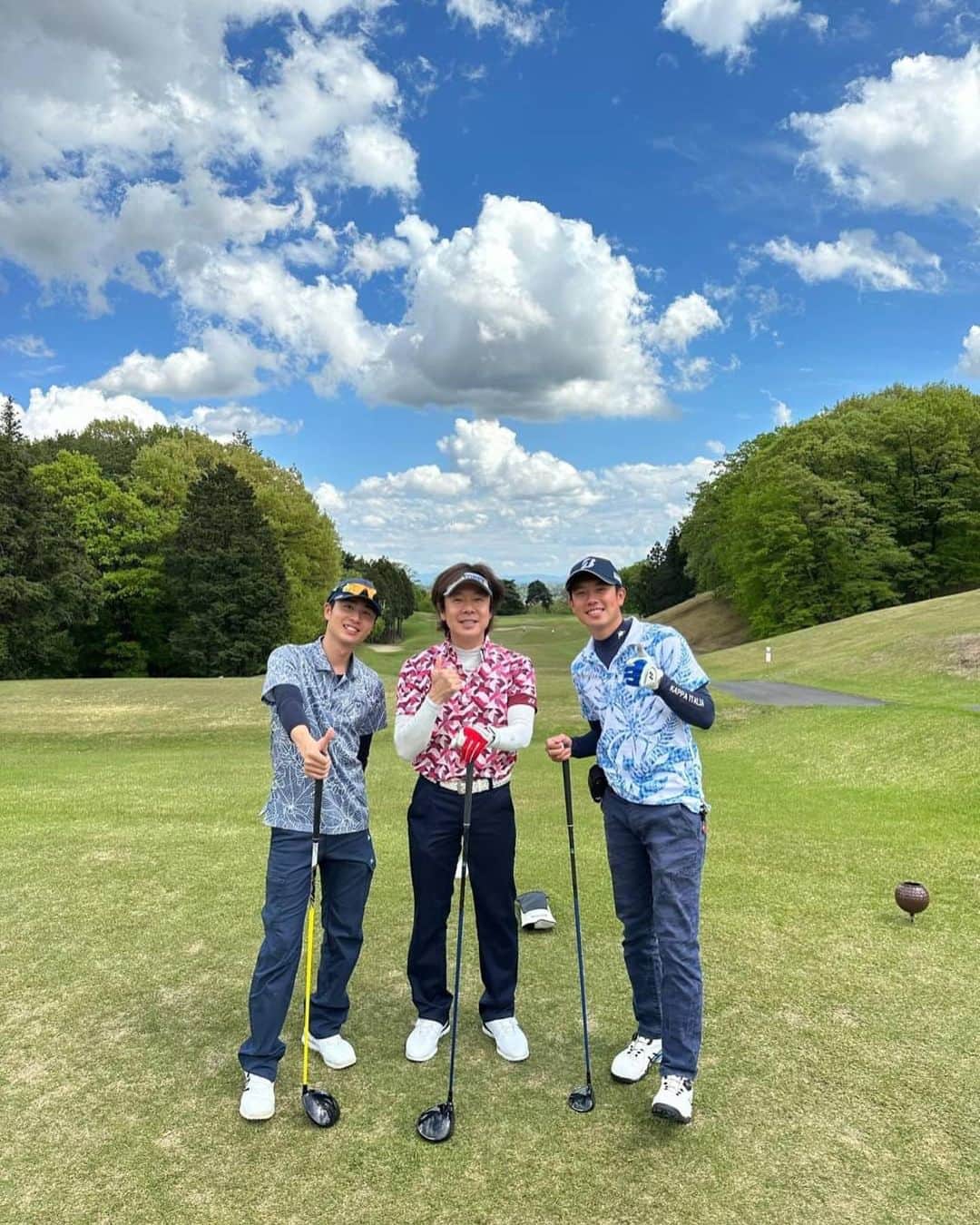 佐藤弘道さんのインスタグラム写真 - (佐藤弘道Instagram)「昨日はオフ！  息子たちに誘ってもらって、一緒にゴルフに行って来ました。 お天気も良くて最高でした♡」4月17日 19時03分 - satouhiromichi023