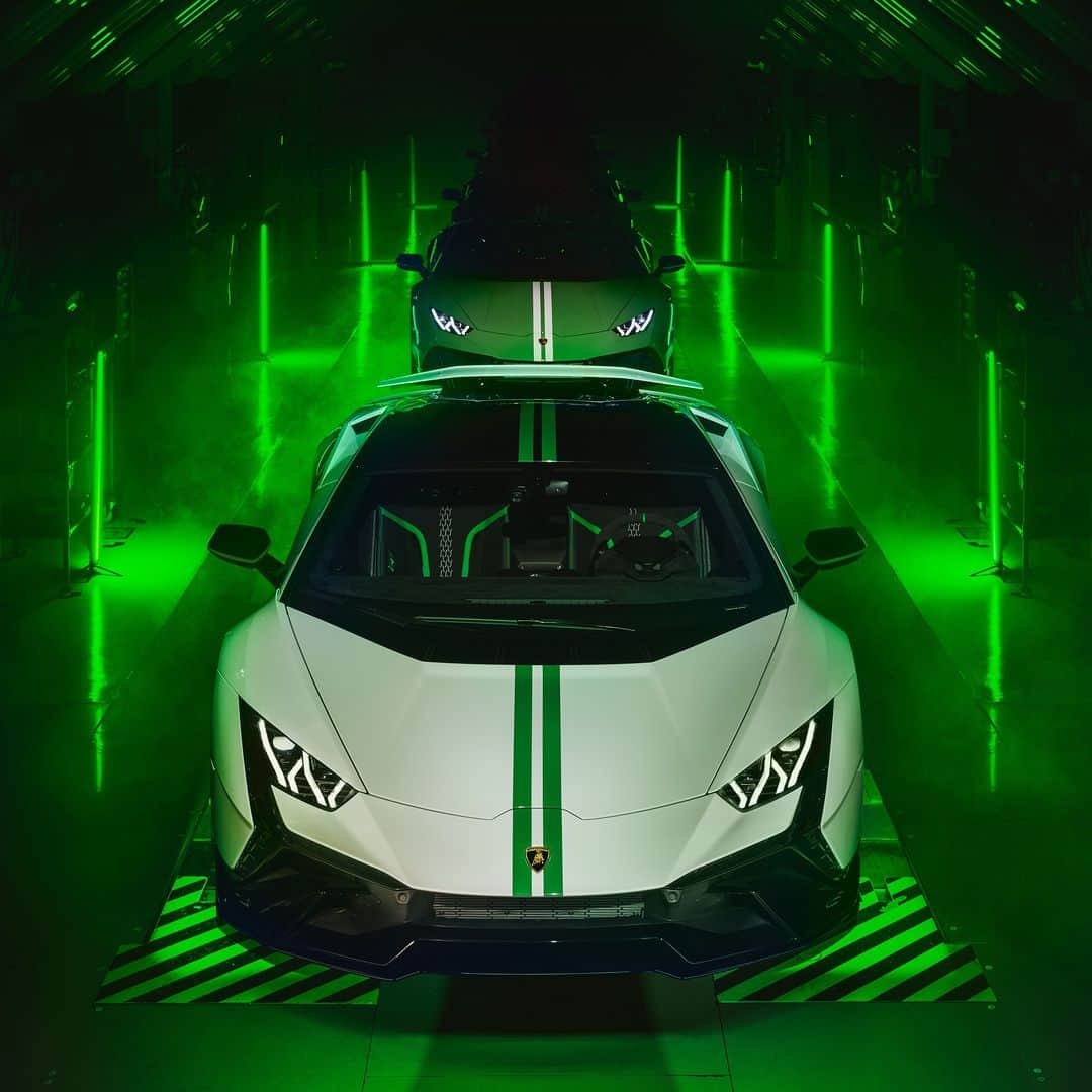 ランボルギーニのインスタグラム：「Our V10 is about performance, versatility and refined design. To go beyond!​  That’s just a sneak peek of our three limited edition Huracáns (STO, Tecnica and EVO Spyder) which will be unveiled to celebrate Lamborghini's 60th anniversary at Milan Design Week.​  April 21st 2023: Save the date!​  #Lamborghini  #DrivingHumansBeyond  __ Huracán Tecnica: fuel consumption combined: 14,5 l/100km (WLTP); CO2-emissions combined: 328 g/km (WLTP)  Huracán EVO Spyder: fuel consumption combined 14.2 l/100km; CO2-emissions combined 338 g/km (WLTP EU27)」
