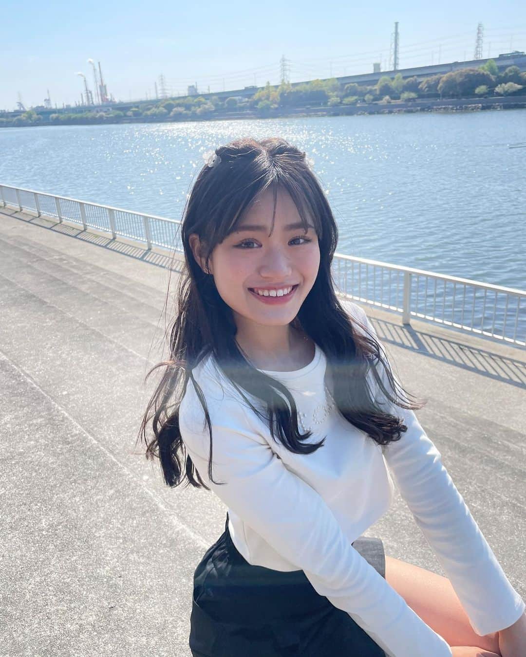 平日菜向のインスタグラム：「💙」