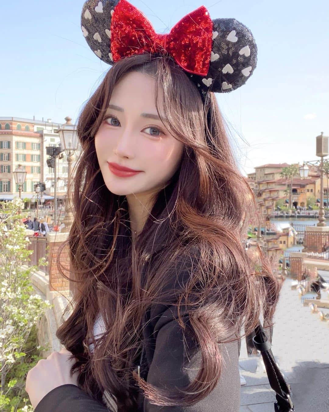 下津明日香のインスタグラム：「・ ひさしぶりのディズニーシー晴れてしあわせ🐭🌋💖」
