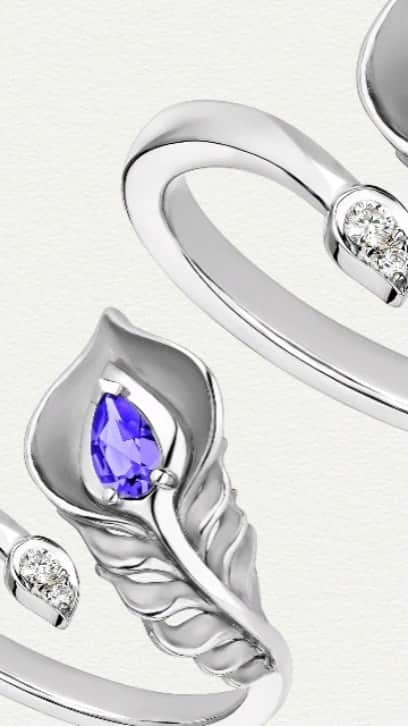 カレライカレラのインスタグラム：「The movement of the feathers in a contemporary piece. Mistral Mini ring in white gold, diamond and tanzanite.  #carreraycarreraorigen #newcollection #artisticjewelry #artisticjewellery #handcraftedjewelry #craftsmanship #luxury #art #diamondsjewelry #jewels #finejewelry #fashionjewelry #designjewelry #finejewelrydesign」