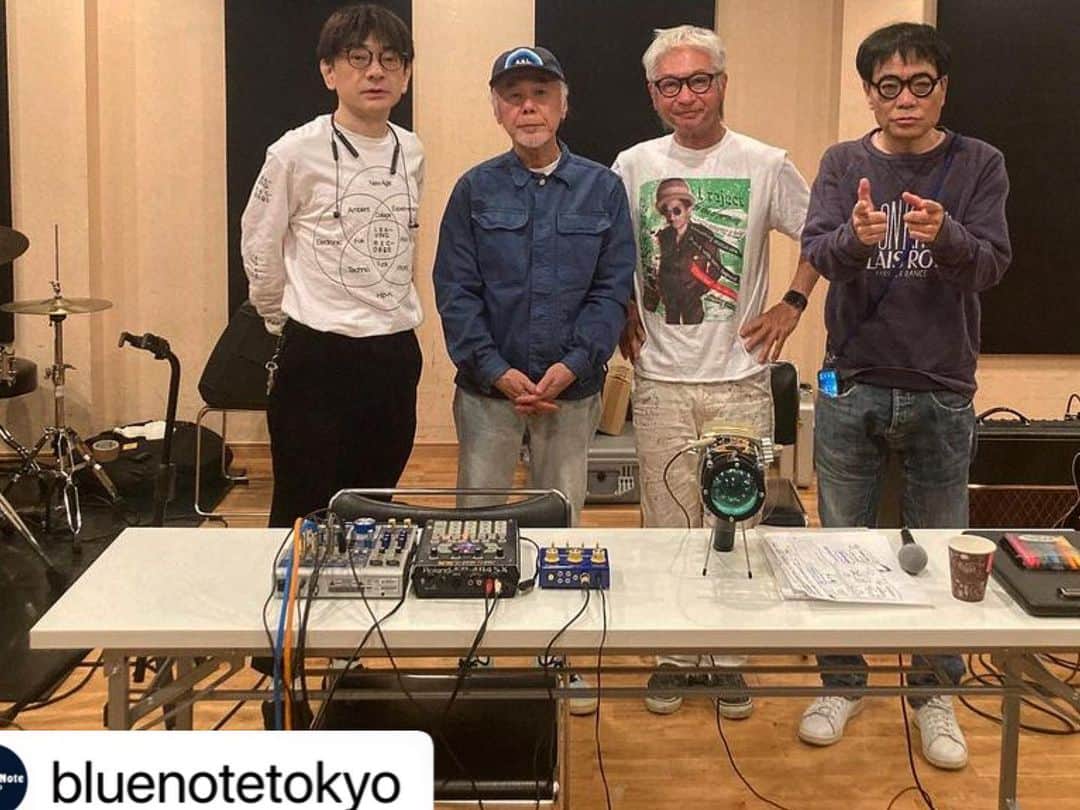 高木完のインスタグラム：「【COMING SOON】 4/19 wed.に迫った #ヤン富田「オーディオ・サイエンス・ラボラトリー・ショーケース・ライブ」のリハーサル・スタジオからメンバーの様子が到着！ヤン富田オールスターズが集結する豪華ステージをお見逃しなく！ ▶︎ご予約＆公演詳細 bit.ly/41yINkw @asl_report」