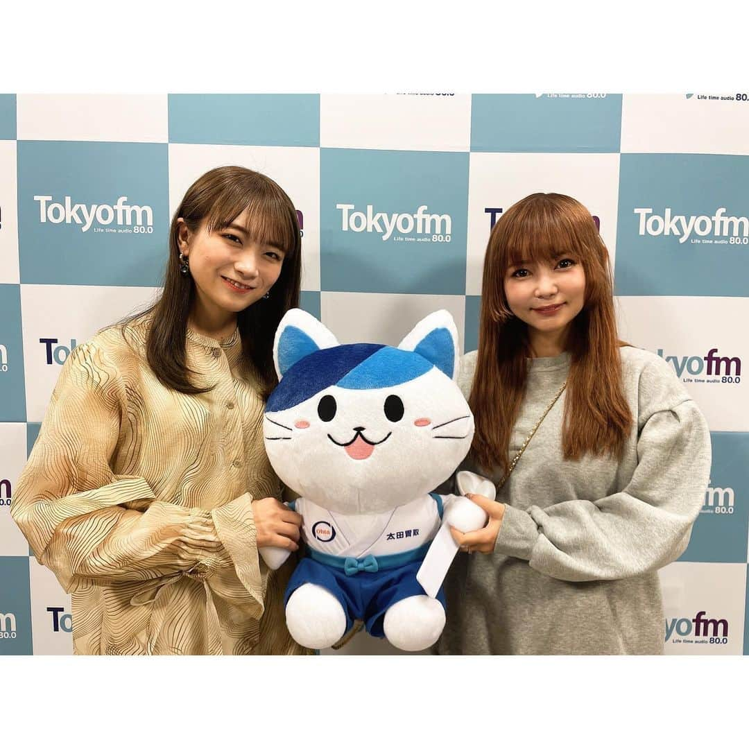 中川翔子さんのインスタグラム写真 - (中川翔子Instagram)「TOKYO FM『太田胃散 presents Friday Night Party』  4月後半のゲストは2月に乃木坂46を卒業された秋元真夏さん💘  ぜひ聴いてね❣️  4/21(金)19:00から放送📻   #秋元真夏 さん #ねこまみれ  #乃木坂46  #中川翔子  #しょこたん」4月17日 19時56分 - shoko55mmts