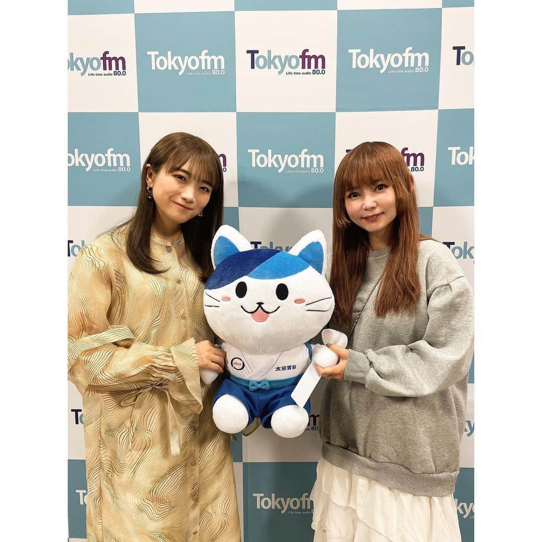 中川翔子さんのインスタグラム写真 - (中川翔子Instagram)「TOKYO FM『太田胃散 presents Friday Night Party』  4月後半のゲストは2月に乃木坂46を卒業された秋元真夏さん💘  ぜひ聴いてね❣️  4/21(金)19:00から放送📻   #秋元真夏 さん #ねこまみれ  #乃木坂46  #中川翔子  #しょこたん」4月17日 19時56分 - shoko55mmts