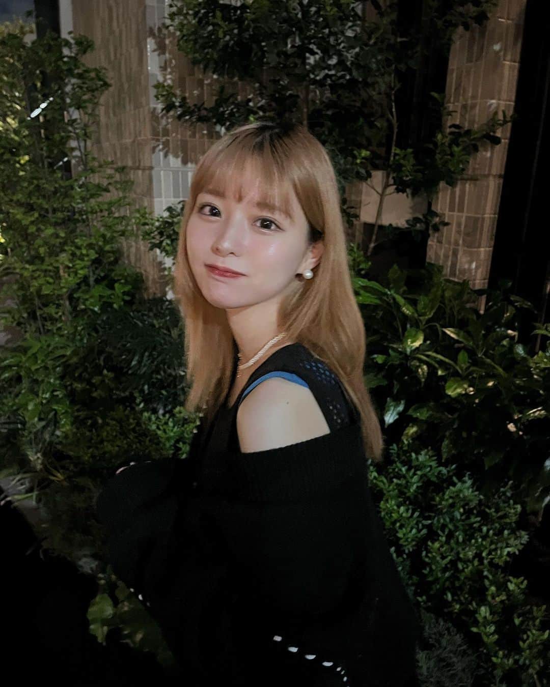のインスタグラム：「あったかくなってきたね〜🧚🏻‍♂️ 薄手の服着れるの嬉しい☺︎  前髪難民だったけど結局切っちゃいました🪞 ・ ・  手ブレ撮影者【 @shuzogram 】」
