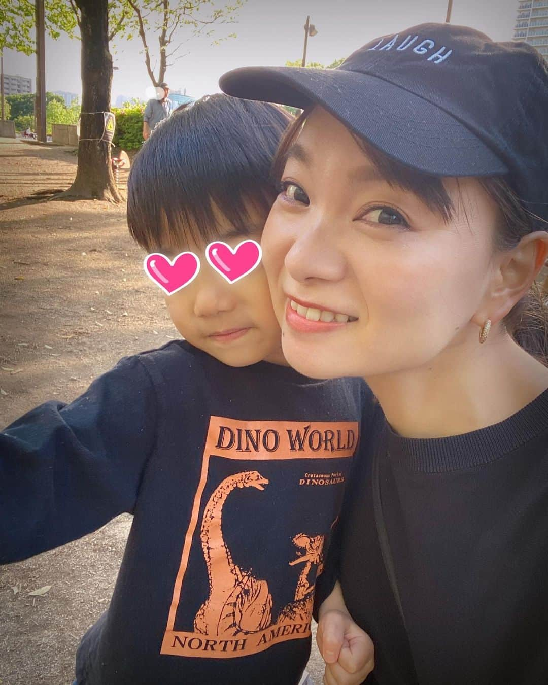 保田圭さんのインスタグラム写真 - (保田圭Instagram)「『一緒に写真撮ろ〜💕』って 息子に言ったら…  『いいよー😊』  今日は 塩対応じゃないのね😂😂😂  きゅん💜  #気まぐれな5歳児」4月17日 20時07分 - keiyasuda1206