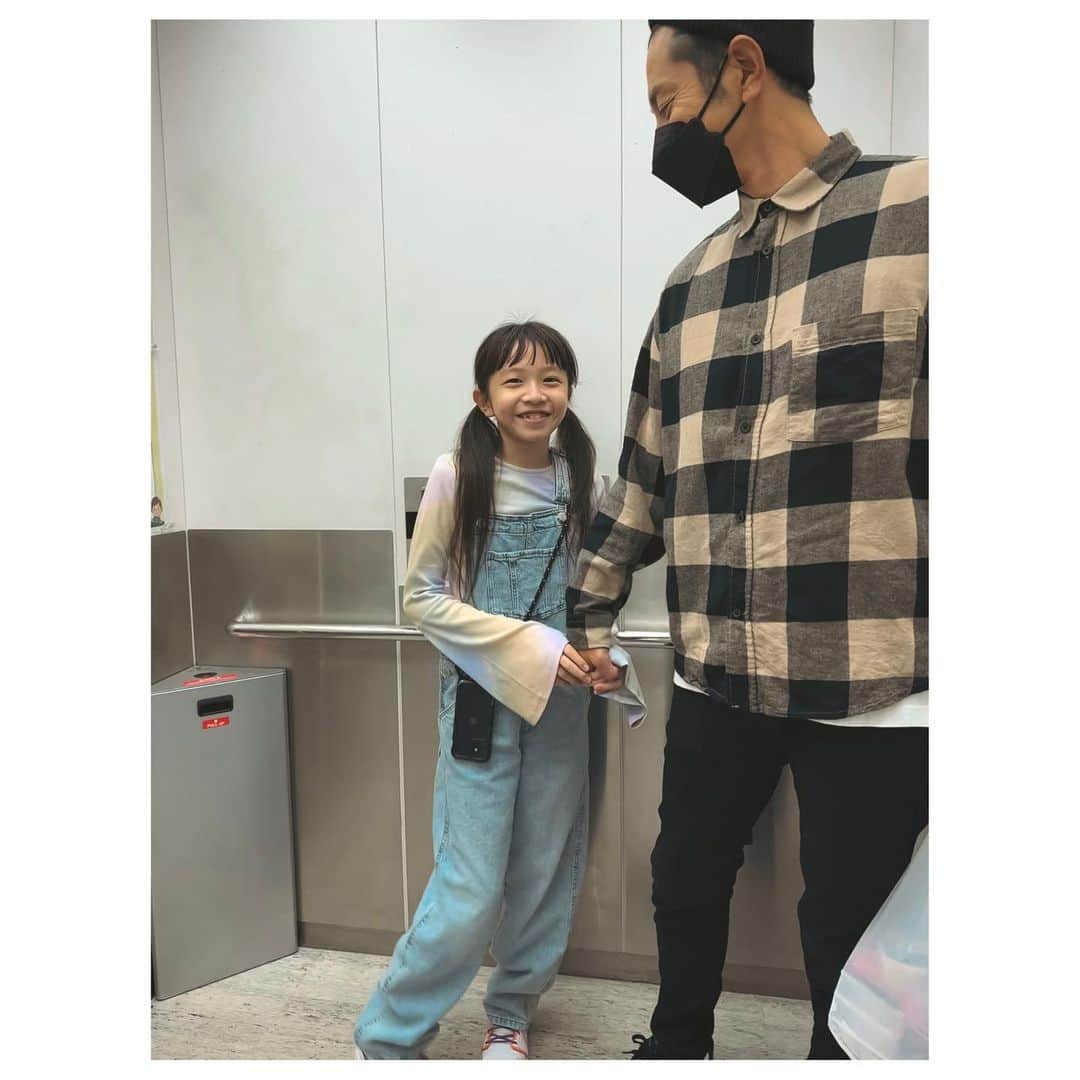 のインスタグラム：「＂日常＂  ⁡ #instadaily #daughter #日常 #娘 #メンズファッション #メンズカジュアル #ファッション #私服 #パパコーデ #メンズモデル #mensfashion #menstyle #fashion」