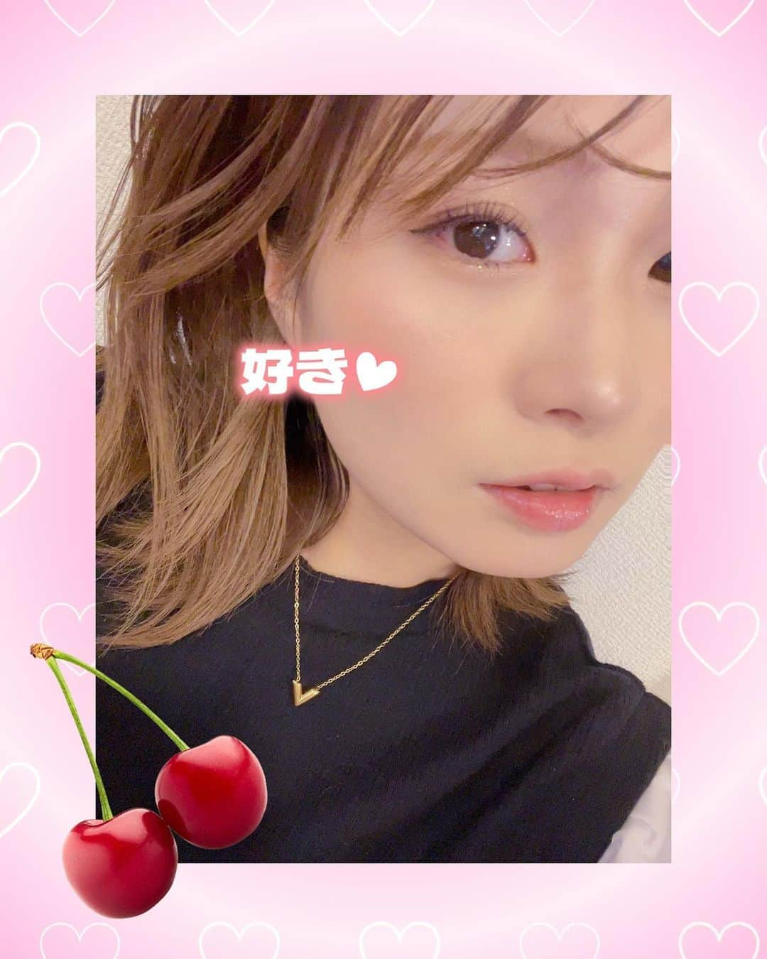 小林ひろみさんのインスタグラム写真 - (小林ひろみInstagram)「🍒💋🍒💋🍒  まつげ伸びたから見てほしい💓  私がさ、メイクとかで1番 大切なんがまつ毛なんだけど ずっとまつパしてて まつ毛が傷み気味で短くなってたのが 嫌だったんやけど最近使ってる まつ毛美容液が凄く良い感じで めっちゃ伸びてきたー‼️‼️💋  リシェルラッシュセラム @richellelashserum   使ってるよん😍  国産まつ毛美容液やから 安心して使えるのも⭕️  細筆やから使いやすいし パケが可愛いのもよき💕💕  PR @richellelashserum #richellelashserum #リシェルラッシュセラム #まつ毛美容液 #国産まつ毛美容液 #マツエクサロン監修 #コスパ抜群 #大容量 #RichelleLASHserum #徳島　#田舎暮らし #元アイドル」4月17日 20時17分 - kobahiro0312