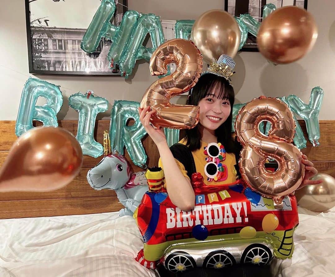 のインスタグラム：「. ⁡ ⁡ 先日、お誕生日を迎えました！ ⁡ ⁡ メッセージやコメント全部見てます！ 沢山の温かいお言葉ありがとうございました☺️ ⁡ ⁡ ⁡ お誕生日当日は会社の同期たちと旅行にいってきました！ もう一人お誕生日のディレクターがいたので、 合同でお祝いしてもらいました！ ⁡  ちょっと変わった 面白い一年にしたいとは思っています！」