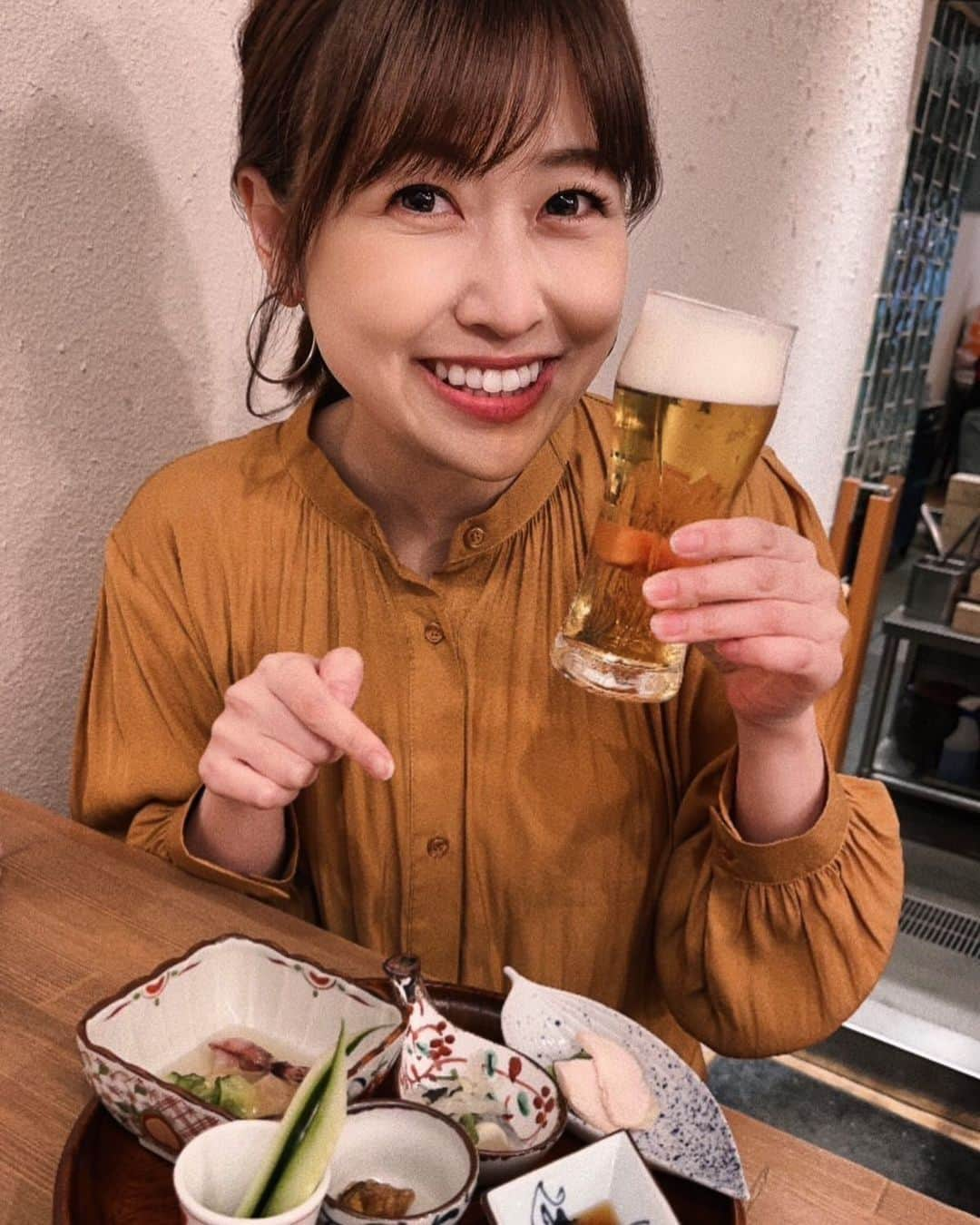 室谷香菜子のインスタグラム：「外が明るい時間に飲むお酒は爽快！ 大好きな友達に会う時間も、 私にとってはなくてはならないものです。  #週末の楽しみ #お酒好き女子 #息抜き大事 #北海道 #札幌 #アナウンサー #女友達とデート #30代の楽しみ方」