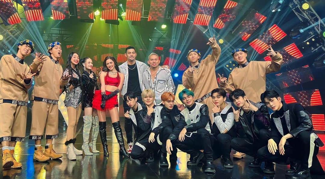 Kim Chiuさんのインスタグラム写真 - (Kim ChiuInstagram)「𝑳𝑬𝑻'𝑺 𝑫𝑨𝑵𝑪𝑬!💃🏻🪩👯‍♀️ Forever grateful to my @asapofficial family!❤️🙏🏻 ✨ Special thank you to @gabvalenciano @acbonifacio @maymay @hori7onofficial  @gforce_official and teacher @gforce_sherwin thank you for making this a memorable one.❤️」4月17日 20時37分 - chinitaprincess