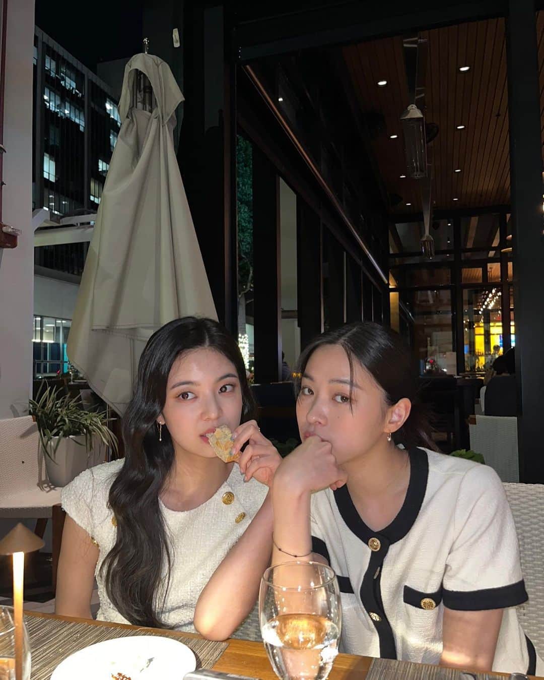 ITZYさんのインスタグラム写真 - (ITZYInstagram)「Happy Birthday to one of my favorite person in the world💙 You mean so much to me 항상 사랑해에💙」4月17日 20時50分 - itzy.all.in.us